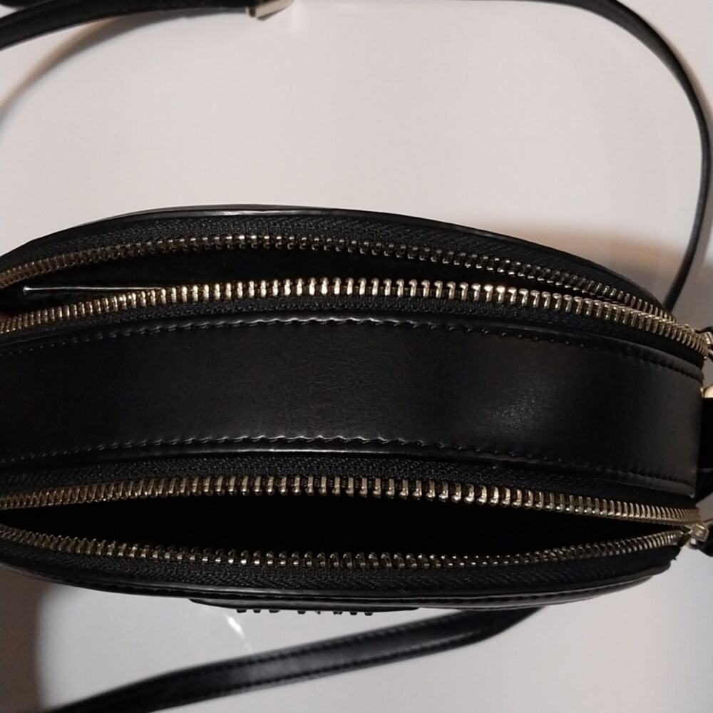 Ted Baker Armara Woven Circle Crossbody - Picture 5 of 10
